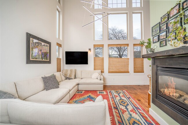 Building Photo - 2218 Gallatin Green Blvd