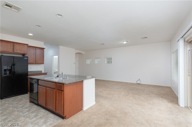 Building Photo - 2875 Rough Green St