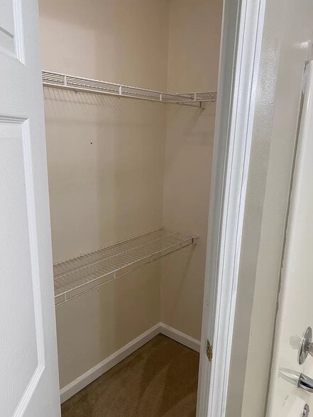 Building Photo - Room in House on Georgia Ave