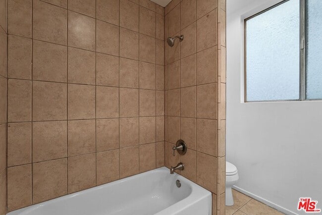 Building Photo - 7270 Hillside Ave