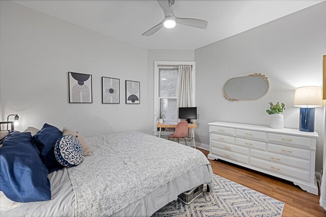 Building Photo - 1023 W Dakin St