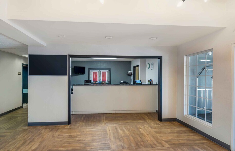 Building Photo - Furnished Studio-Denver-Tech Center South-Greenwood Village