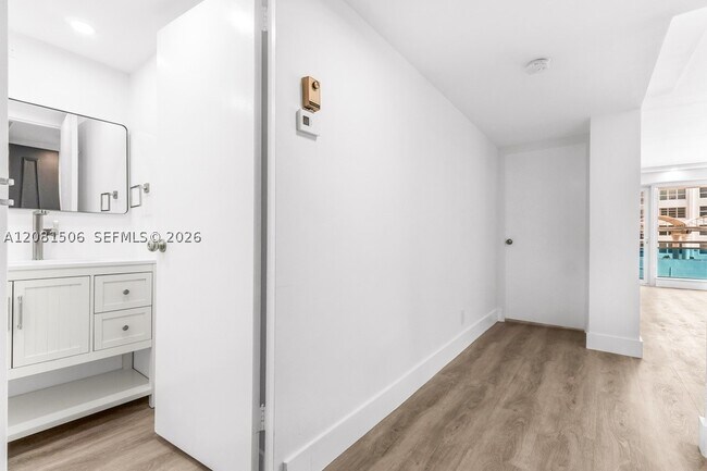 Building Photo - 3430 Galt Ocean Dr