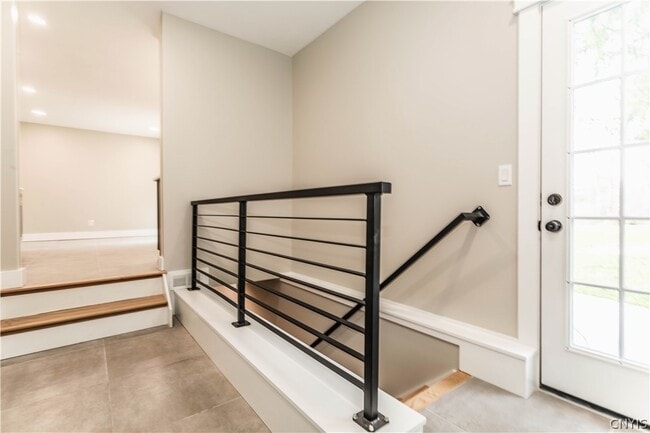 Building Photo - 87 Brown St