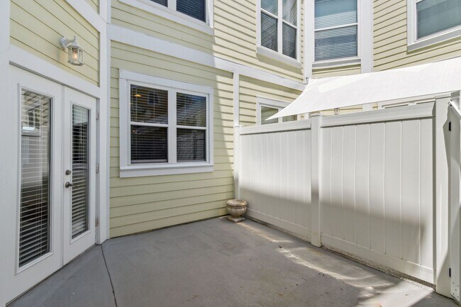 Building Photo - Cape Sound Condo