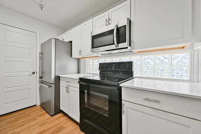 Building Photo - 3065 N 67th Ave