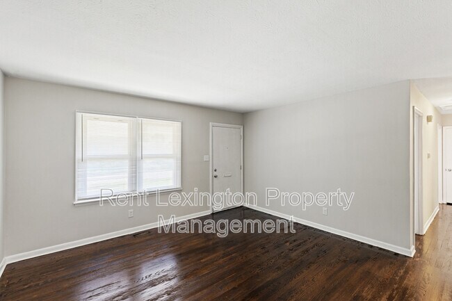 Building Photo - 604 Hi Crest Dr