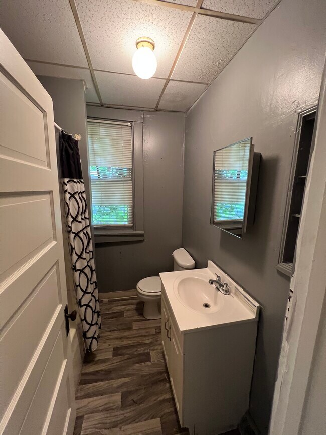 Bathroom - 904 Punta Gorda Ave