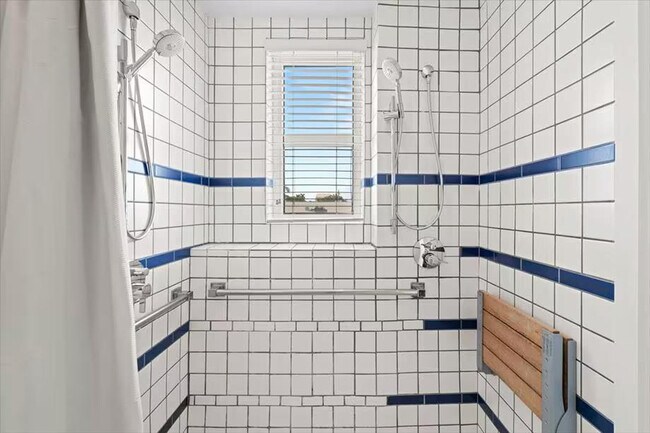 Building Photo - 1701 Alton Rd