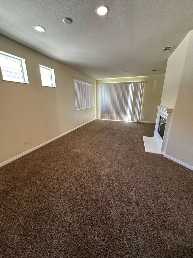 Building Photo - CUTE 2 BEDROOM HOME IN JESS RANCH 55+ COMM...