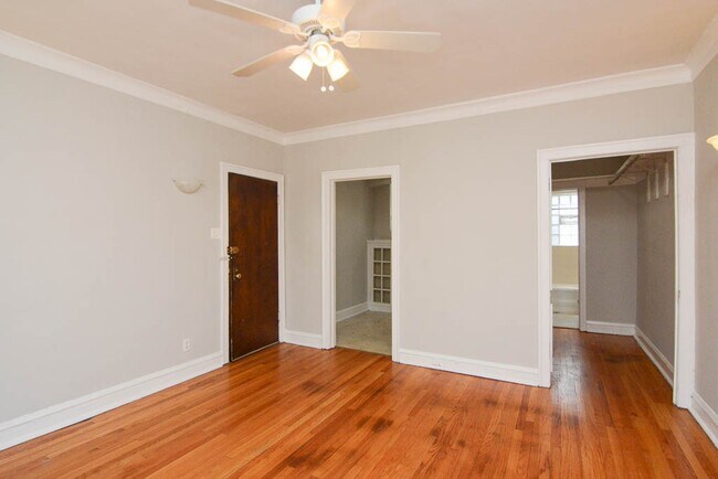 Building Photo - 4227 N Paulina St