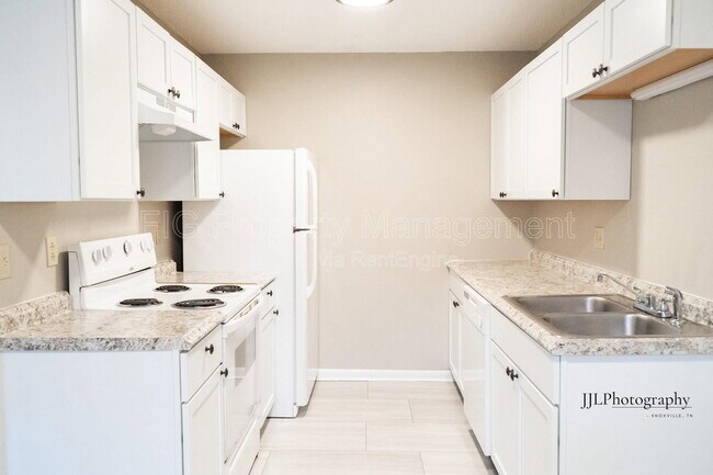 Building Photo - 129 Hillcrest Dr