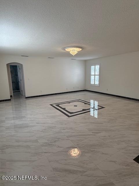 Building Photo - 2518 Willow Creek Dr