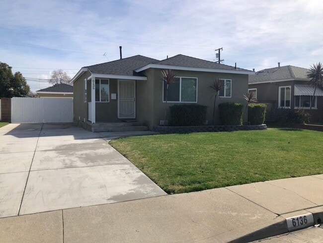 Building Photo - TWO BEDROOM LAKEWOOD HOME AVAILABLE FOR YOU--CALL US TODAY!