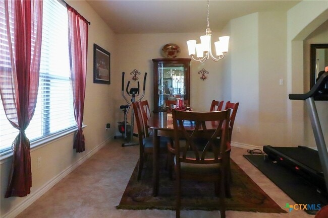 Building Photo - 802 Valentino Dr