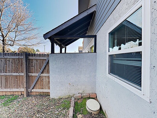 Building Photo - 6024 W Hefner Rd