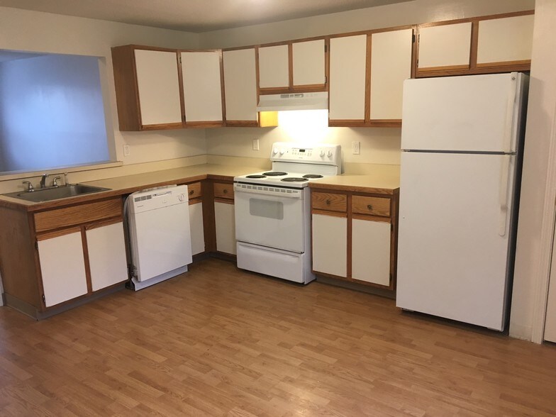 Building Photo - 356 Waterville St