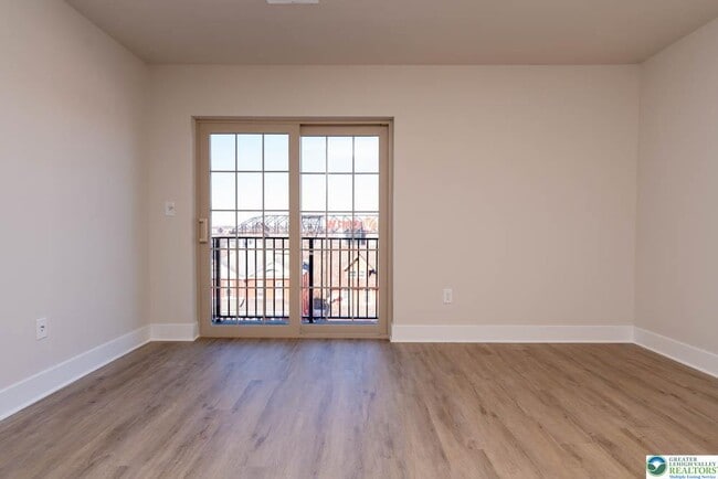 Building Photo - 1513 Maple St