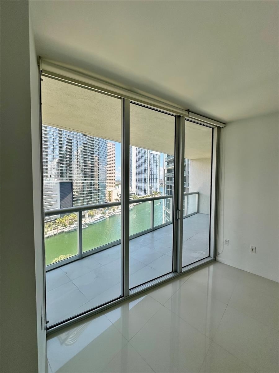 Building Photo - 475 Brickell Ave