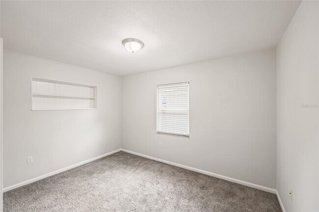 Building Photo - 934 Point View Ln