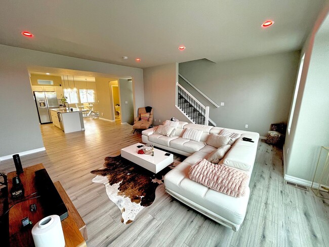 Building Photo - 7870 Bone Crk Pt