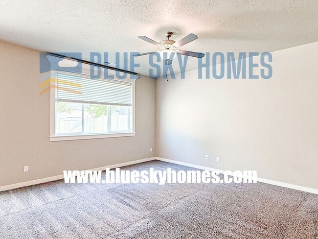 Building Photo - 4112 E Blueberry St