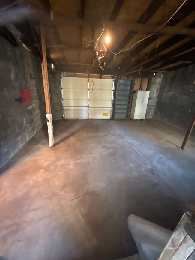 Building Photo - **3-Bedroom, 2-Bathroom House for Rent**