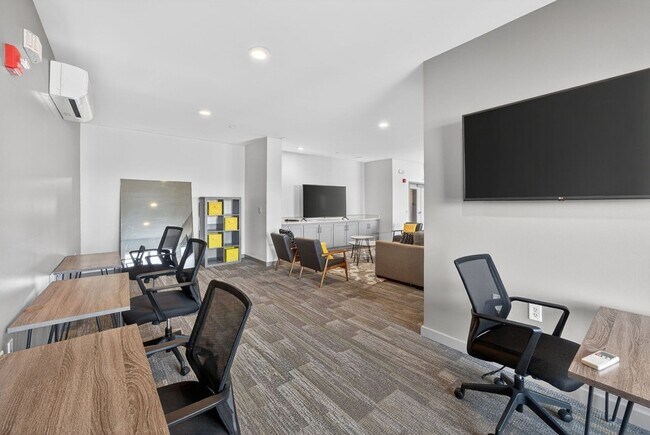 Building Photo - 400 Herron Dr