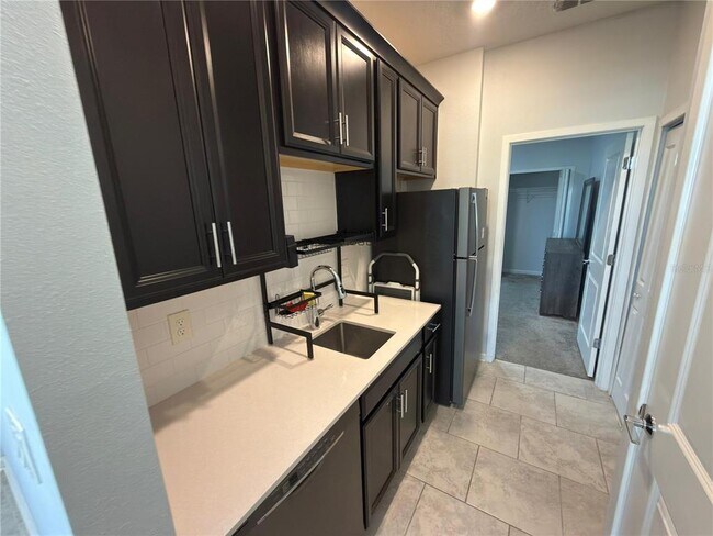 Building Photo - 5321 Amersham Ln