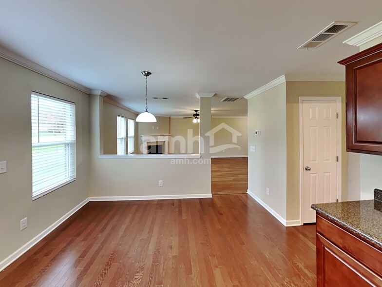 Building Photo - 1039 Fulman Rd