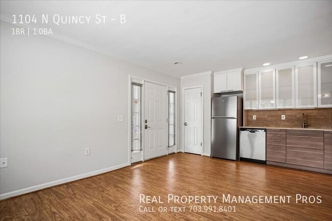 Building Photo - 1104 N Quincy St