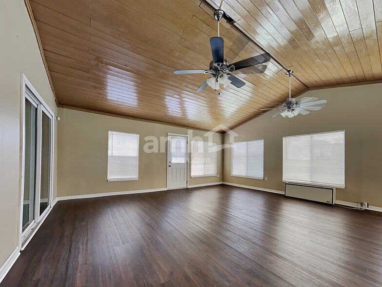 Building Photo - 6351 Hollingsworth Dr