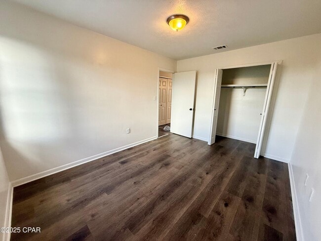 Building Photo - 506 N 11th St