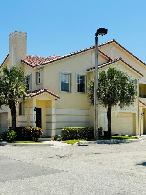 Building Photo - 1201 Belmont Pl