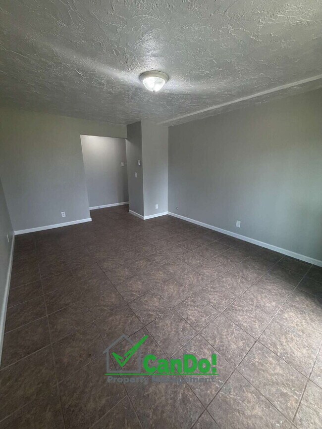 Building Photo - Now Available! Freshly Remodeled 2 bedroom, 1 bathroom apartment in Blackfoot with Fiber Internet.