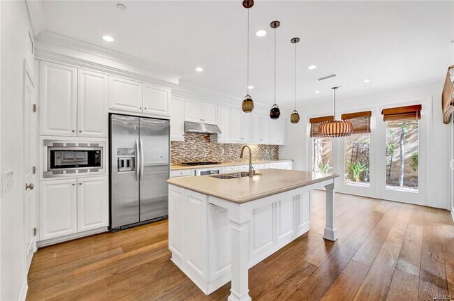 Building Photo - 34 Somerton