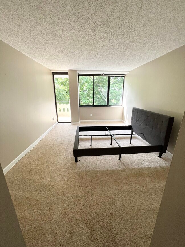 Building Photo - 6301 Stevenson Ave