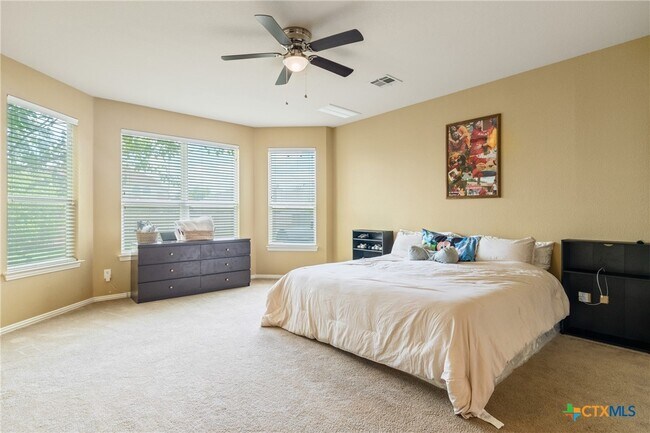 Building Photo - 1002 Wallin Farms Cove