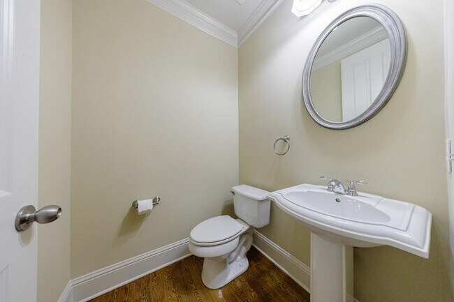 Building Photo - 10293 Midway Ave