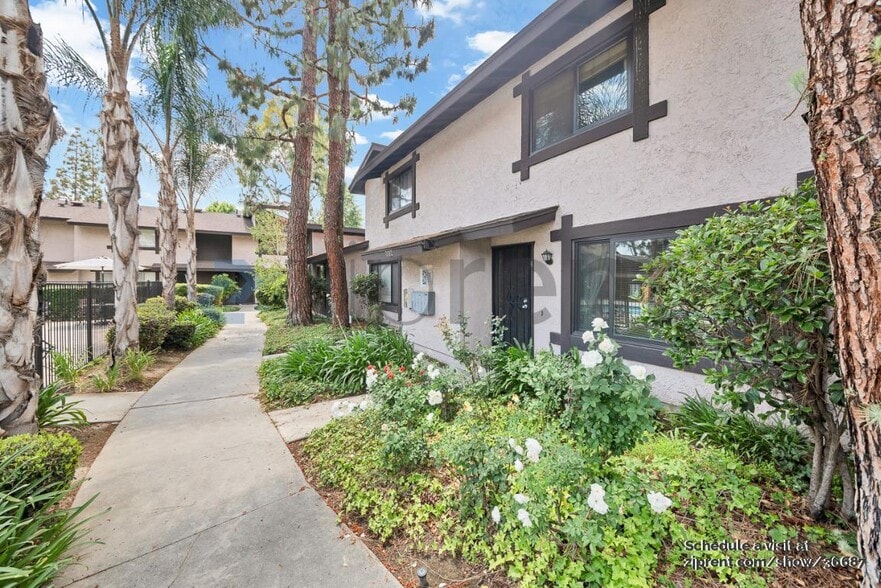 Building Photo - 7552 Corbin Ave