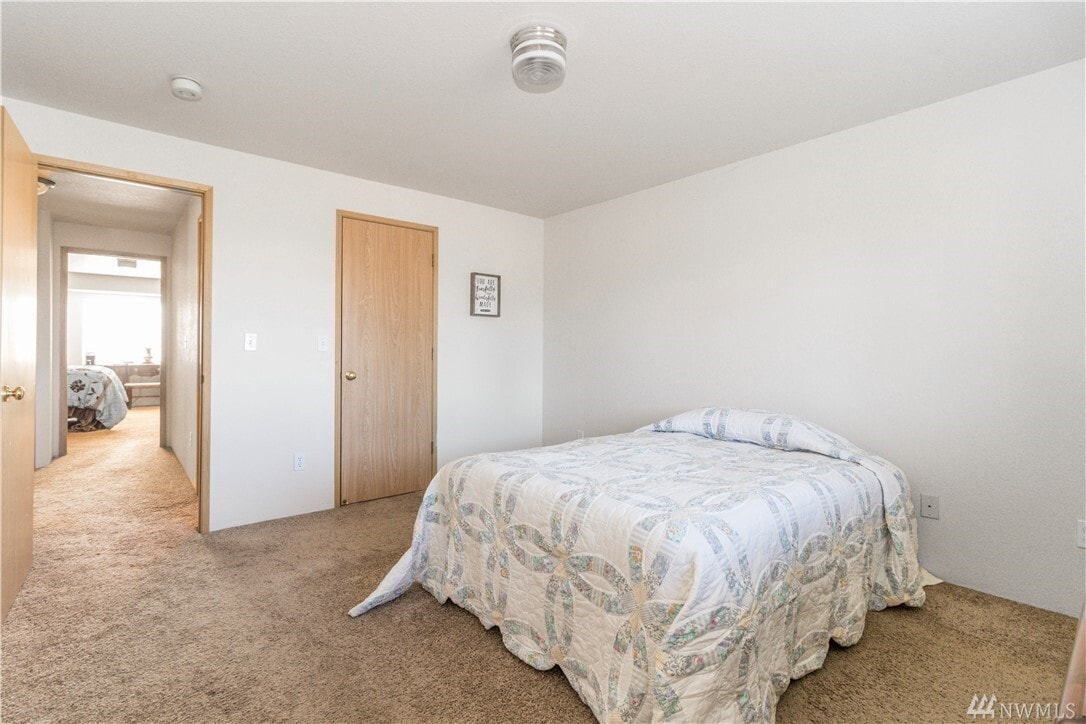 Bedroom 1 - 5031 Sunnyside Blvd