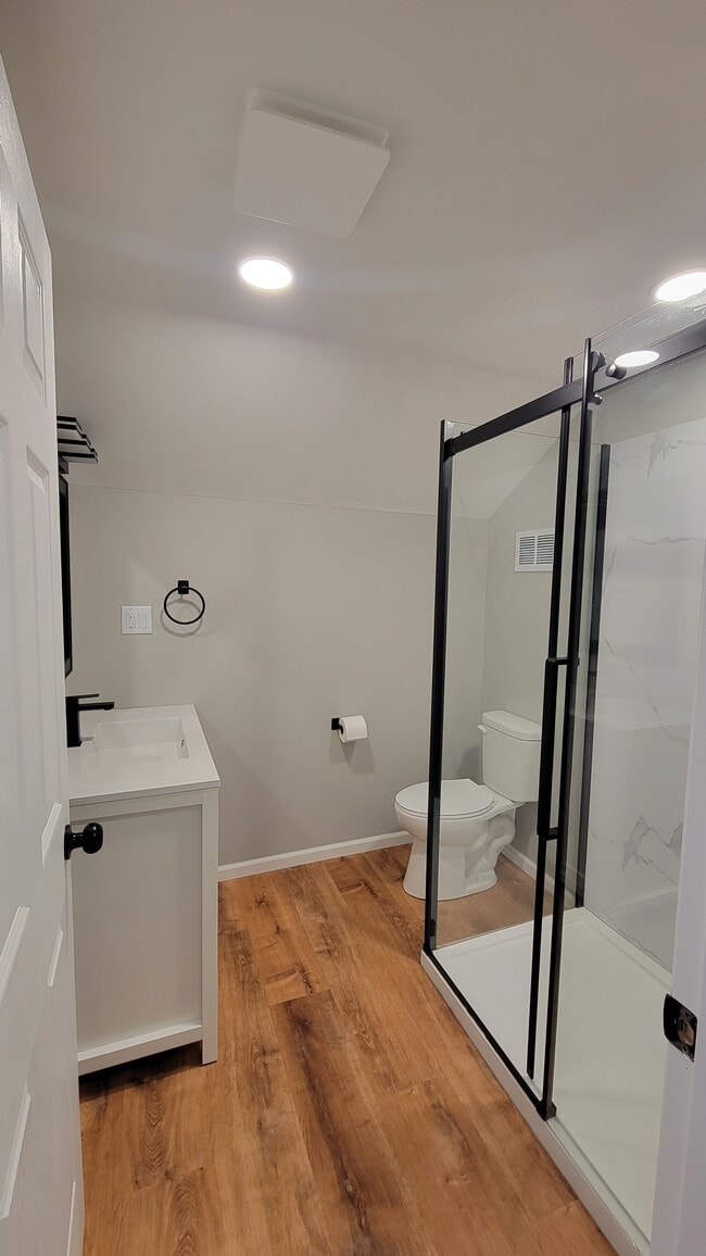 Building Photo - 3643 E Van Norman Ave