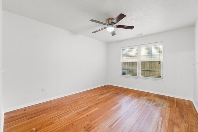 Building Photo - 255 Genesee Ridge Ct