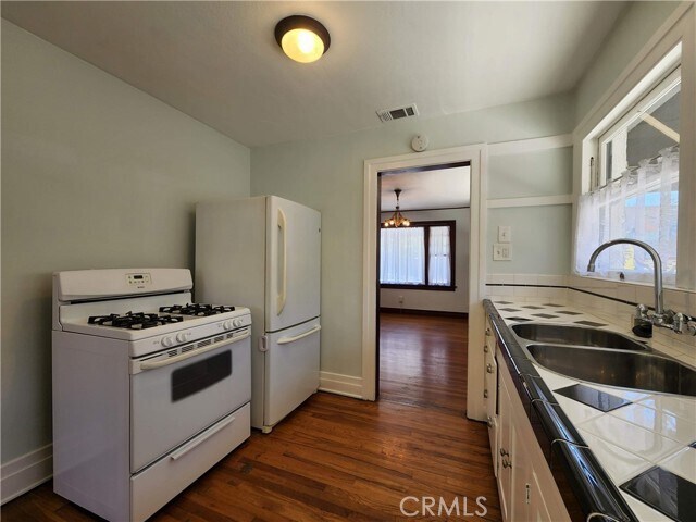 Building Photo - 211 S Citron St