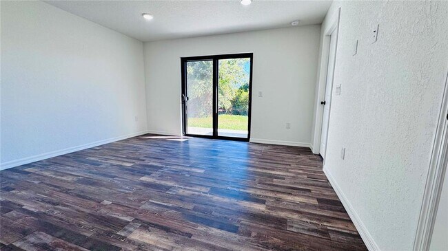 Building Photo - 27063 Washington St