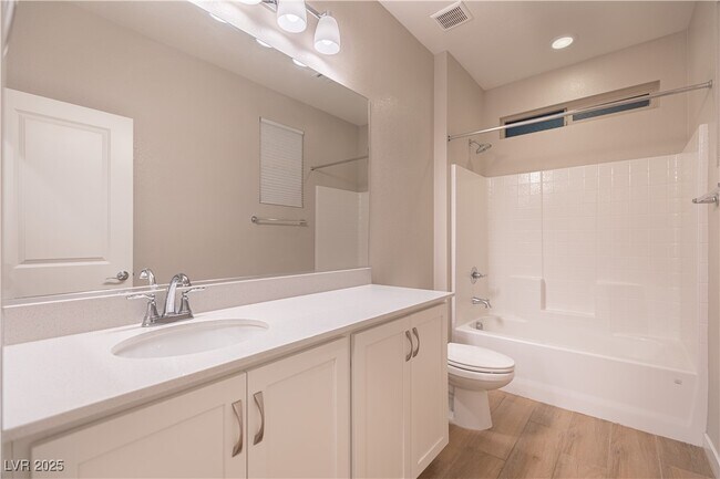 Building Photo - 16 Cresta Villa Ct