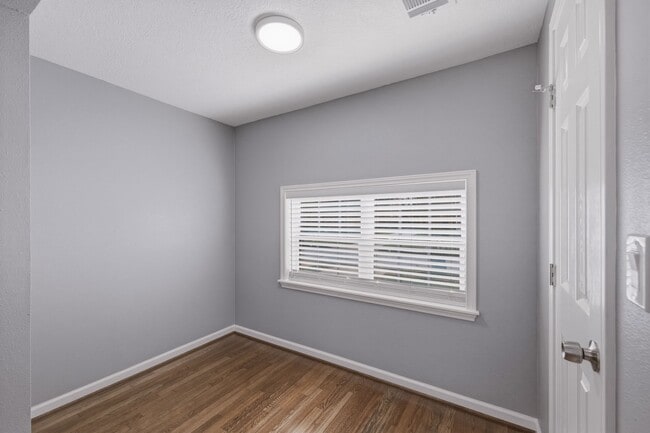 Building Photo - 2809 Wentworth St