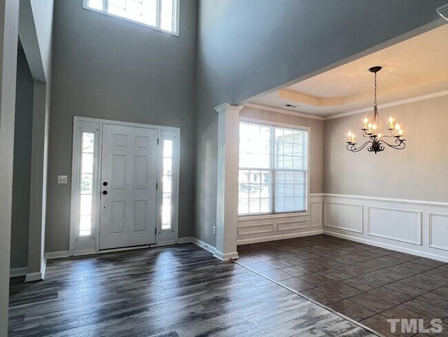 Building Photo - 5 Bedroom 3 Bath Single Family Fenced Yard for Rent - Apex