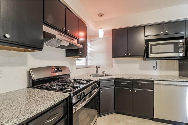 Building Photo - 1111 Gerona Ave