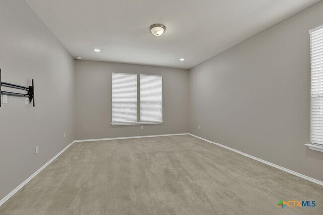 Building Photo - 209 Sky Springs Pass